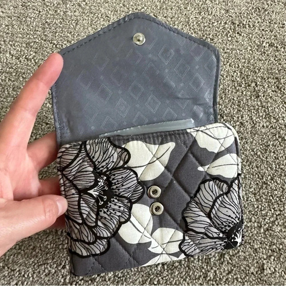 Vera Bradley RFID Blocking Mini‎ Tri-Fold Trifold Wallet Moon Shadow Meadow - Picture 3 of 7